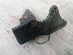 Крепление гидроусилителя. Mazda Bongo, SE28M, SE28R, SE28T, SEF8T, SS28H, SS28M, SS28ME, SS28R, SS28V, SSE8R, SSE8W, SSE8WE, SSF8R, SSF8RE, SSF8V, SSF...
