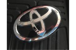 Эмблема решетки. Toyota Land Cruiser, UZJ200W, J200, GRJ200, URJ200, URJ202, UZJ200, VDJ200, URJ202W Двигатели: 1VDFTV, 1URFE, 3URFE, 1GRFE, 2UZFE