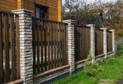 Устройство заборов, ограджений.