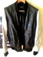 Куртки. 48, 50