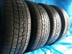 Maxxis SP02 Arctic Trekker. Зимние, без шипов, 2014 год, износ: 10%, 4 шт