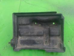 Кронштейн под аккумулятор. Toyota: Progres, Verossa, Crown, Altezza, Brevis, Origin, Mark II Wagon Blit, Crown Majesta, IS200 Lexus IS300, GXE10, JCE1...