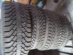 Nokian. Зимние, шипованные, 2015 год, износ: 30%, 4 шт