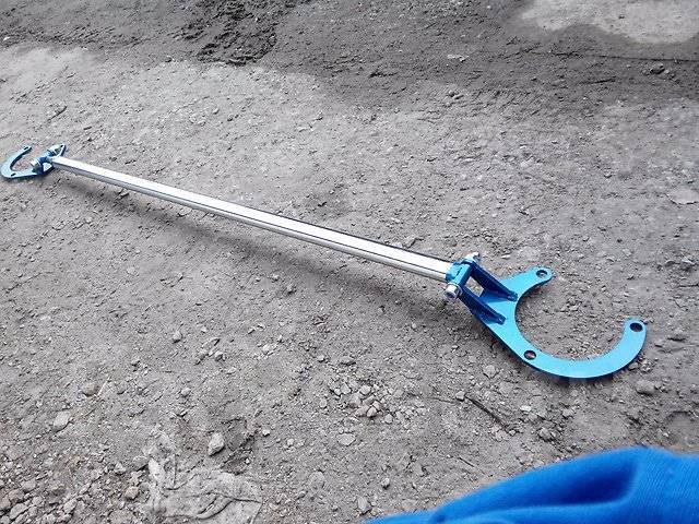 Распорка передних стоек тойота камри 30