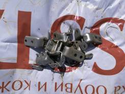 Крепление боковой двери. Lexus: IS350, IS300, RX330, RX350, RX400h, IS250, IS200, CT200h, GS450h, RX450h, LX570, IS220d, GS250, RX300, IS F, HS250h, E...