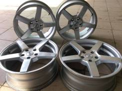 Vossen. 7.0x17, 5x112.00, ЦО 66,1 мм.