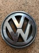 Эмблема решетки. Volkswagen Passat