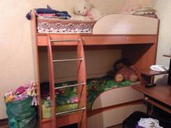 Кровати двухъярусные.