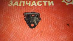Крепление крышки багажника. Toyota Avensis, AZT251L, AZT255, AZT250, AZT250W, ADT251, AZT251, ADT250, AZT251W, AZT255W, AZT250L