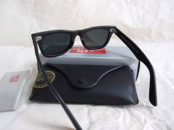Очки Ray-Ban.