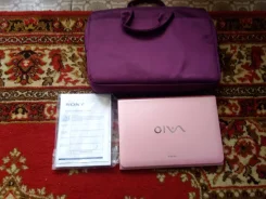 Sony VAIO SVE1112M1R. 11.6", 5,0����, ��� 4 ��, ���� 500���, WiFi, Bluetooth, ����������� �� 4��. ����
