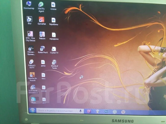 Samsung RV515. 15.6", 2,4����, ��� 1024 ��, ���� 300���, WiFi: 1, Bluetooth: 1, ����������� �� 2��. ����