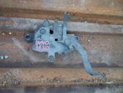 Замок капота. Toyota Vista, SV40, SV41, CV40, CV43, SV42, SV43 Toyota Camry, CV40, SV41, SV40, SV43, SV42, CV43 Двигатели: 3CT, 3SFE, 4SFE