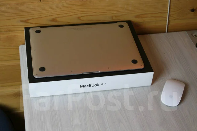 Apple MacBook Air 13 2010 Late. 13", 1,8����, ��� 2048 ��, ���� 256���, WiFi: 1, Bluetooth: 1 ����