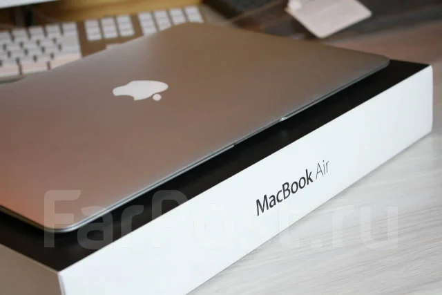 Apple MacBook Air 13 2010 Late. 13", 1,8����, ��� 2048 ��, ���� 256���, WiFi: 1, Bluetooth: 1 ����