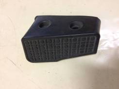 Подставка под ногу. Mitsubishi Pajero, V26W, V24V, V25W, V24W, V34V, V23W, V24WG, V26WG, V46WG, V26C, V25C, V24C, V44WG, V23C, V43W, V44W, V45W, V46W...