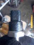 Датчик уровня тормозной жидкости. Alfa Romeo 156 Alfa Romeo 166 Audi A8, D3/4E Audi A4, B5, B6 Audi A6, C5 Toyota Corolla BMW X5, E53 Ford Mondeo, B5Y...