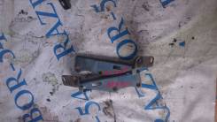 Крепление капота. Nissan Bluebird, EU14, HU14, HNU14, ENU14, SU14, QU14