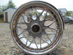 Voltec. 8.0/9.0x17, 4x114.30, 5x114.30, ET35/35, ЦО 73,0 мм.
