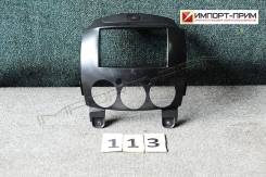 Консоль магнитофона Mazda DEMIO