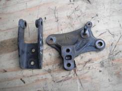 Крепление амортизатора. Toyota Toyoace Toyota Dyna Toyota ToyoAce, XZU307 Toyota Dyna / Toyoace Двигатель S05C