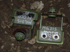 Крепление двери багажника. Nissan Moco, MG21S Двигатель K6A