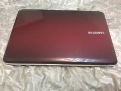 Samsung R530. 15.6", WiFi, Bluetooth ����