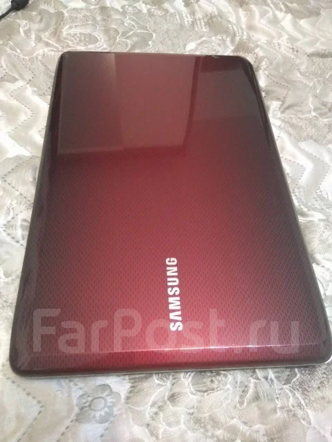 Samsung R530. 15.6", WiFi: 1, Bluetooth: 1 ����