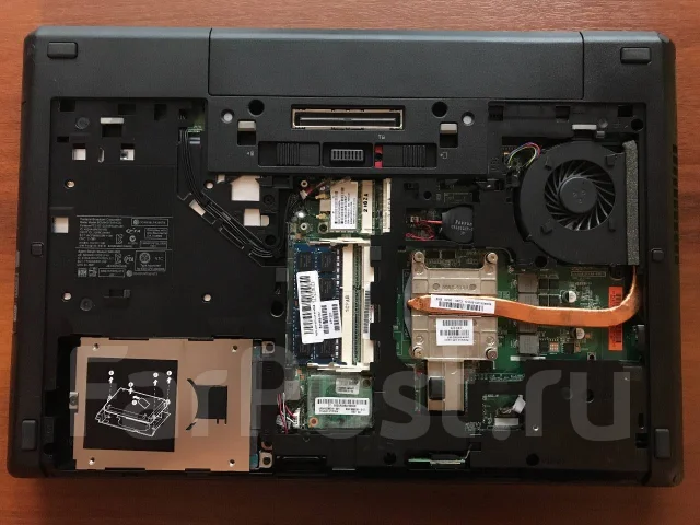 HP ProBook 6560b. 15.6", 2,3����, ��� 4 ��, ���� 300���, WiFi: 1, Bluetooth: 1 ����