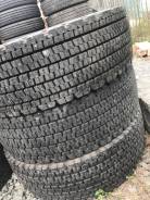 Bridgestone W900. Всесезонные, 2010 год, износ: 5%, 3 шт