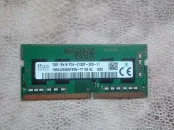 SO-DIMM DDR4.