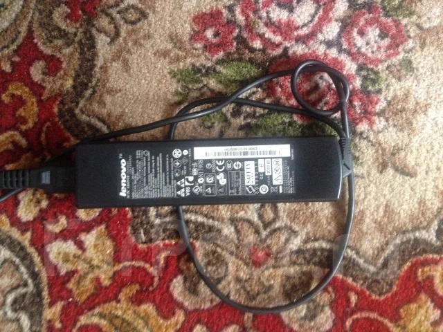 Lenovo IdeaPad Y550p. 15.6", 2,1����, ��� 3072 ��, ���� 300���, WiFi: 1, Bluetooth: 1, ����������� �� 1��. ����
