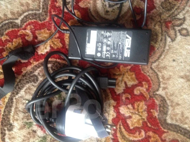 Lenovo IdeaPad Y550p. 15.6", 2,1����, ��� 3072 ��, ���� 300���, WiFi: 1, Bluetooth: 1, ����������� �� 1��. ����