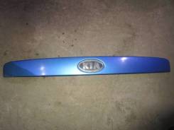 Накладка на дверь багажника. Kia Cerato