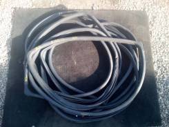 Уплотнитель двери. Honda Stream, RN6, DBA-RN6, DBARN6 Двигатель R18A