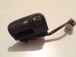 Кнопка открывания багажника. Nissan Cefiro, HA32, A32, PA32 Двигатели: VQ30DE, VQ25DE, VQ20DE