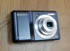 Sony Cyber-shot DSC-S2000. 10 - 14.9 ��, ���: 3� ����