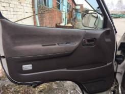 Обшивка двери. Toyota Hiace, KZH106G Двигатель 1KZTE