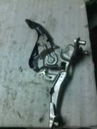 Педаль ручника. Nissan Bluebird Sylphy, NG11, G11, KG11 Nissan Tiida Latio, SNC11, SC11, SJC11 Nissan Tiida, C11, JC11, NC11 Двигатели: HR15DE, MR20DE...