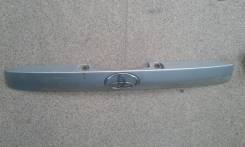 Накладка на дверь багажника. Toyota Carina