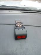 Кнопка включения аварийной остановки. Subaru Forester, SF5, SF9