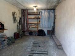 Продам сухой Гараж. улица Днепровская 36, р-н Столетие, 18 кв. м., электричество, подвал. Вид изнутри