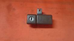 Замок бардачка. Toyota Vista, CV30, SV30, SV35, SV32, SV33 Toyota Camry, CV30, SV30, SV32, SV33, SV35 Двигатели: 2CT, 3SGE, 3SFE, 4SFE