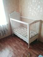 Кровати.