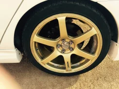 AVS Model T6. 7.5x18", 5x100, ET38 ����