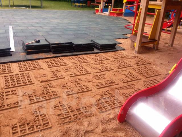 Резиновая плитка с рельефным основанием для детских пространств 40мм, под  заказ. Цена: 2 570₽ во Владивостоке