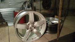 TGRACING TGD017. 7.0x17, 5x114.30