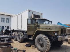 Урал. Продам рефку на базе урала, 11 000 куб. см., 8 000 кг., 6x6. Под заказ