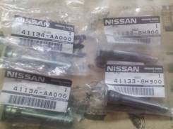 Направляющая суппорта. Nissan X-Trail, NT30 Двигатель QR20DE