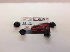 Клипса. Audi: A8, S8, TT, Cabriolet, TTS, TT RS Двигатели: CDMA, CDRA, CDSB, CDTA, CDTB, CDTC, CEJA, CEUA, CGTA, CGWA, CGWD, CGXA, CGXC, CHJA, CLAB, C...